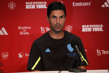 MetLife Stadyumu 'nda Arsenal ekibiyle basın toplantısı. 21 Temmuz 2023, New Jersey, ABD: MetLife Stadyumu 'nda Koç Mikel Arteta ve oyuncu Oleksandr Zinchenko' nun katılımıyla Şampiyonlar Turu 'ndan önce Arsenal Team ile basın toplantısı 