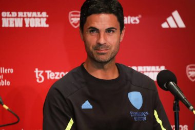 MetLife Stadyumu 'nda Arsenal ekibiyle basın toplantısı. 21 Temmuz 2023, New Jersey, ABD: MetLife Stadyumu 'nda Koç Mikel Arteta ve oyuncu Oleksandr Zinchenko' nun katılımıyla Şampiyonlar Turu 'ndan önce Arsenal Team ile basın toplantısı 