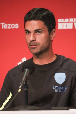 MetLife Stadyumu 'nda Arsenal ekibiyle basın toplantısı. 21 Temmuz 2023, New Jersey, ABD: MetLife Stadyumu 'nda Koç Mikel Arteta ve oyuncu Oleksandr Zinchenko' nun katılımıyla Şampiyonlar Turu 'ndan önce Arsenal Team ile basın toplantısı 