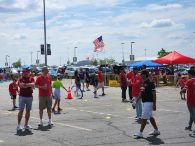  Şampiyonlar Turu: Manchester United Arsenal 'e karşı. 22 Temmuz 2023, Doğu Rutherford, New Jersey: Taraftarlar Doğu Rutherford, New Jersey 'de bulunan MetLife Stadyumu' nda İngiliz devi Manchester United ve Arsenal arasında oynanan Eski Rakipler karşılaşmasının önüne geçtiler