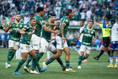 Sao Paulo (SP), Brezilya 07 / 22 / 2023 - Palmeoras 'lı Richard Rios, 2023 Brezilya Futbol Şampiyonası' nın 16. turu için geçerli olan Palmeiras ve Fortaleza arasında oynanan karşılaşmada golünü kutluyor.