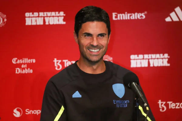 MetLife Stadyumu 'nda Arsenal ekibiyle basın toplantısı. 21 Temmuz 2023, New Jersey, ABD: MetLife Stadyumu 'nda Koç Mikel Arteta ve oyuncu Oleksandr Zinchenko' nun katılımıyla Şampiyonlar Turu 'ndan önce Arsenal Team ile basın toplantısı 