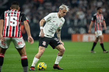 Sao Paulo (SP), Brezilya 07 / 25 / 2023 - Korintliler 'den Roger Guedes, Korintliler ve Sao Paulo arasında oynanan ve Copa do Brasil 2023 yarı finalinin ilk ayağı için geçerli olan maçta, Neo Quimica Arena' da düzenlendi.