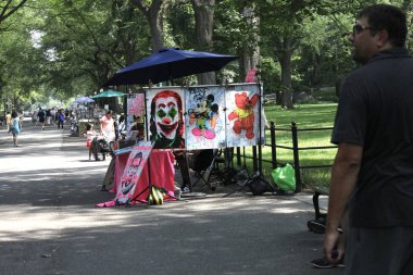 New Yorklular birkaç gün aşırı sıcakla karşı karşıya. 27 Temmuz 2023, New York, ABD: Yüksek sıcaklık ve nemin New York Şehri, Acil Durum Yönetim Dairesi ve Sağlık ve Ruh Sağlığı Bakanlığı 'nı etkilemesi bekleniyor 