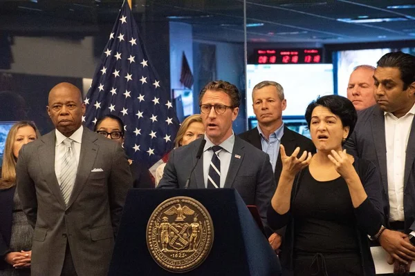 Bürgermeister Eric Adams Pressekonferenz Zur Exzessiven Hitzewelle New York Juli — Stockfoto