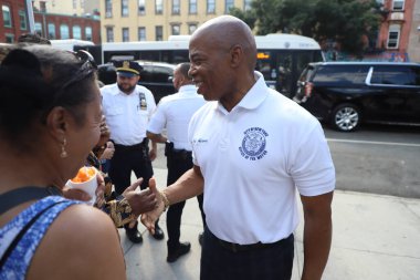 New York Belediye Başkanı Eric Adams 30. Karakol Carmansville oyun parkına Remarks getirdi. 01 Ağustos 2023, New York, ABD: Mew York Belediye Başkanı Eric Adams 30. Bölge Carmansville Oyun Alanı 'nda bildiri sunuyor ve yorumlarını sunuyor. 