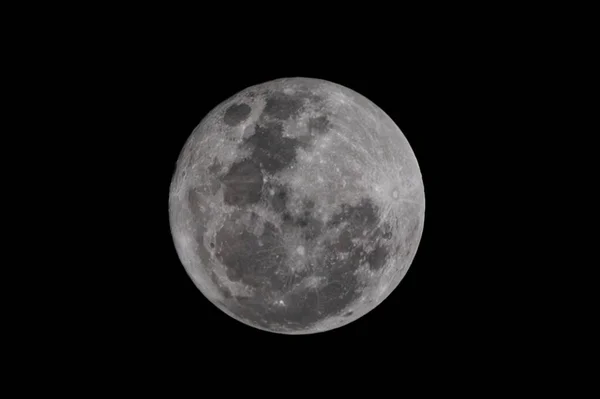 圣保罗的超级月亮 2023年8月1日 巴西圣保罗 周二晚从圣保罗南区看到的超级月亮 — 图库照片