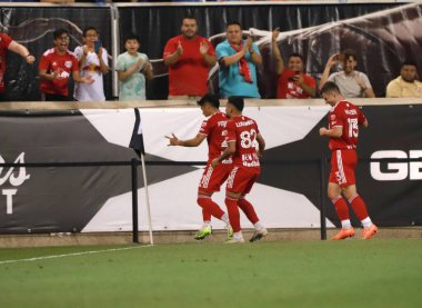 Lig Kupası: New York City FC 'ye karşı New York Red Bulls. 3 Ağustos 2023. Harrison, New Jersey, ABD: Red Bulls takımından Omir Guadalupe, Red Bull Arena 'da Lig Kupası için geçerli olan New York City FC' ye karşı oynadığı maçta gol attı ve golünü kutladı.