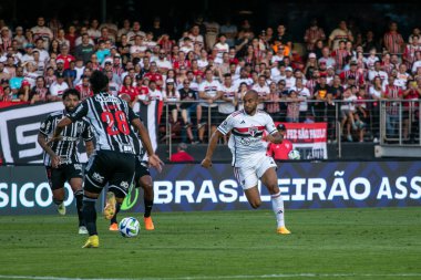 Sao Paulo (SP), Brezilya 08 / 06 / 2023 Player Lucas, bu Pazar öğleden sonra Cicero Pompei de Toledo Stadyumu, Morumbi 'de düzenlenen Brezilya Şampiyonası için geçerli olan Sao Paulo ve Atletico Mineiro arasında oynanan maçta 