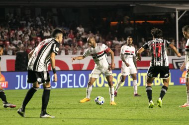 Sao Paulo (SP), Brezilya 08 / 06 / 2023 Player Lucas, bu Pazar öğleden sonra Cicero Pompei de Toledo Stadyumu, Morumbi 'de düzenlenen Brezilya Şampiyonası için geçerli olan Sao Paulo ve Atletico Mineiro arasında oynanan maçta 