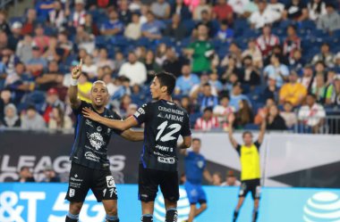 Lig Kupası: Queretaro, New England 'a karşı. 07 Ağustos 2023, Boston, Massachusetts, ABD: Jaime Gomez Valencia (Queretaro), Queretaro ve New England arasındaki futbol maçı sırasında takım oyuncularıyla yaptığı golü kutlar.