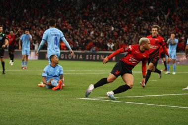 CURITIBA (PR) Brazil 08 / 08 / 2023 - Vitor Roque (Athletico), Athletico PR ile Bolivar arasındaki ikinci ayakta Ligga Arena 2023 'te oynanan Copa Libertadores' in sekizinci finalleri için geçerli olan golünü kutluyor.