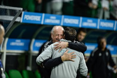 Sao Paulo (SP), Brezilya 08 / 09 / 2023 - Luis Felipe Scolari ve Abel Ferreira, Palmeiras ile Atletico-MG arasında oynanan karşılaşmadan önce el sıkışırken, Conmebol Cup Libertadores 2023 'ün ikinci ayağı için geçerli oldu.