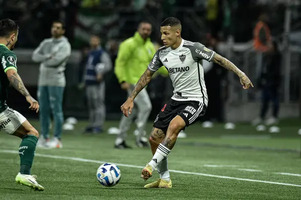 Sao Paulo (SP), Brezilya 08 / 09 / 2023 - Guilherme Arana Palmeiras ile Atletico-MG arasında oynanan karşılaşmada Copa Conmebol Libertadores 2023 'ün ikinci ayağı için geçerli oldu.