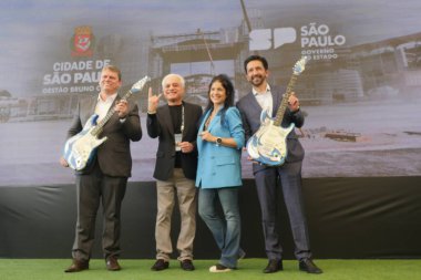 Tarcisio ve Nunes Sao Paulo 'daki The Town çalışmalarını ziyaret ederler. 10 Ağustos 2023, Sao Paulo, Brezilya: Sao Paulo Valisi, Tarcisio de Freitas, Sao Paulo Belediye Başkanı Ricardo Nunes eşliğinde Perşembe (10) günü The Town 'a yaptığı ziyarette) 