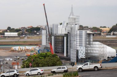 Interlagos Hipodromu 'ndaki kasaba işi. 10 Ağustos 2023, Sao Paulo, Brezilya: Sao PauloSep 'in güney bölgesindeki Interlagos Hipodromu' nda ülkenin en büyük kültürel ve müzik etkinliği olan The Town 'da inşaat çalışmaları