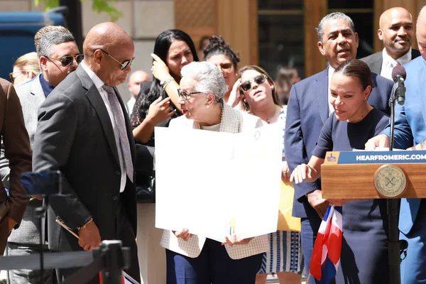 Mayor Adams Delivers Remarks Dominican Republic Flag Raising Ceremony August — Stock Photo, Image