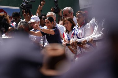 41. Cadde. Dominik Cumhuriyeti Günü Geçit Töreni 2023. 13 Temmuz 2023, New York, ABD: 2023 'ün 41' inci Dominik Cumhuriyeti Günü Geçidi canlanırken New York sokaklarına adım atın! ABD 'li Senatör Chuck Schumer da dahil olmak üzere saygıdeğer konuklarımızla.