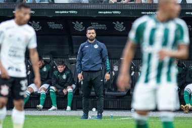 Sao Paulo (SP), Brezilya 08 / 13 / 2023 - Coritiba teknik direktör yardımcısı William Albves, Corinthians ve Coritiba arasında oynanan 2023 Brezilya Futbol Şampiyonası 'nın 19.