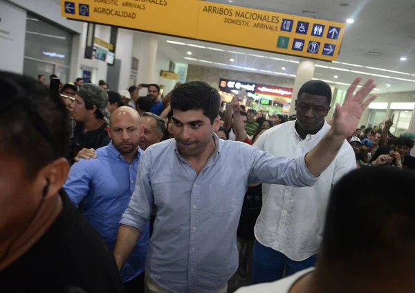 Кандидат Президенты Эквадора Отто Зонненхольцнер Выступил Перед Прессой Аэропорту Ольмедо — стоковое фото