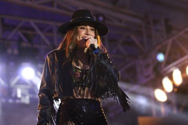 Lauana Prado 51. Efapi Expo2023 'te canlı performans sergiliyor. 18 Ağustos 2023, Santo Antonio da Platina, Parana, Brezilya: Brezilyalı şarkıcı ve söz yazarı Lauana Prado, Cuma gecesi 51. Efapi Expo2023 'te canlı performans sergiliyor.)