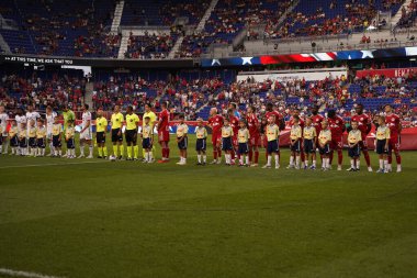 MLS Normal Sezon 2023 Red Bull New York 'a karşı D.C. United. 20 Ağustos 2023 'te, Red Bull Arena Harrison New Jersey, ABD: Bu gece oldukça çekişmeli bir MLS maçında, Red Bull New York, D.C. United ile çatıştı.