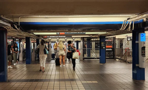 뉴욕의 지하철 하이킹 2023년 21일 일요일부터 지하철과 요금은 75에서 90로 — 스톡 사진