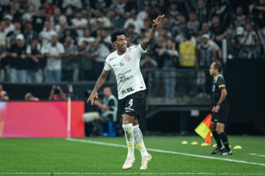 Brezilya, Sao Paulo - 22 Ağustos 2023: Oyuncu Gil, Corinthians ve Estudiantes arasında oynanan ve Copa Conmebol Sudamericana 2023 çeyrek finalinin ilk ayağı için geçerli olan maçta golünü kutladı.