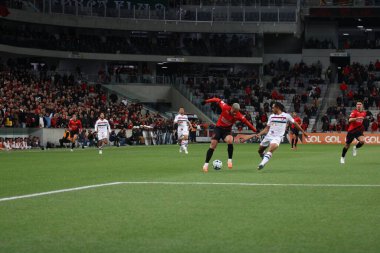 CURITIBA (PR), Brezilya - 27 Ağustos 2023: Bu Pazar gecesi Ligga Arena 'da 2023 Brezilya Şampiyonası' nın 21. turu için Athletico Pr ve Fluminense arasında maç başlatıldı