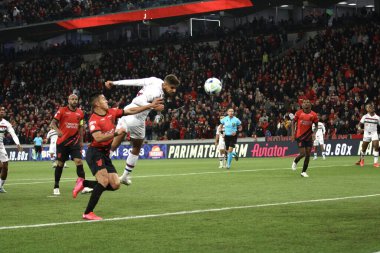 CURITIBA (PR), Brezilya - 27 Ağustos 2023: Joao Neto, Ligga Arena 'da düzenlenen 2023 Brezilya Şampiyonası' nın 21. turu için Athletico Pr ve Fluminense arasındaki maçta Fluminense 'nin ikinci golünü attı ve kutladı.