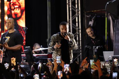 Brezilyalı Alexandre Pires Newark 'ta canlı performans sergiliyor. 27 Ağustos 2023, Newark, New Jersey, ABD: Brezilyalı ünlü şarkıcı Alexandre Pires, Nego Veio Ball ile canlı performans sergiledi. 