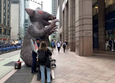 Silverstein Emlak ve Metro Çatı Yönetimi 'ne karşı 