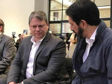 Cracolandia 'da yeniden canlandırma üzerine tartışmalar. 29 Ağustos 2023, Sao Paulo, Brezilya: Sao Paulo Valisi, Tarcisio de Freitas merkez bölgede yeniden canlandırma konulu bir tartışmaya katıldı. 