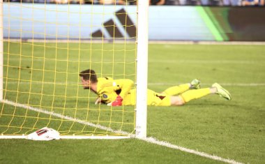 2023 MLS Normal Sezon: NYCFC Montreal 'e karşı. 30 Ağustos 2023. New York, ABD: New York, New York 'taki Yankee Stadyumu' nda, Major League Soccer (MLS) için geçerli olan NYCFC ile CF Montreal arasında 30 Çarşamba günü oynanan futbol maçında, oyuncular arasında tartışma topu)