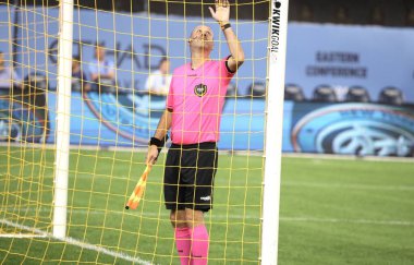 2023 MLS Normal Sezon: NYCFC Montreal 'e karşı. 30 Ağustos 2023. New York, ABD: New York, New York 'taki Yankee Stadyumu' nda, Major League Soccer (MLS) için geçerli olan NYCFC ile CF Montreal arasında 30 Çarşamba günü oynanan futbol maçında, oyuncular arasında tartışma topu)