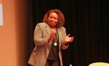 BNDES görsel işitsel semineri destekliyor. 30 Ağustos 2023, Rio de Janeiro, Brezilya: BNDES başkanı Aloizio Mercadante 'nin katılımıyla Rio de Janeiro' daki Teatro do Banco 'da Brezilyalılar için görsel işitsel bir seminer düzenledi.