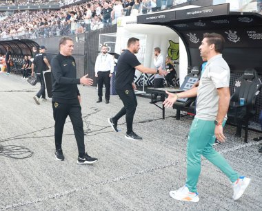 Sao Paulo (SP), Brezilya 09 / 03 / 2023 - Teknisyenler Vanderlei Luxembugo ve Abel Ferreira, 2023 Brezilya Futbol Şampiyonası 'nın 22. turu için geçerli olan Corinthians ve Palmeiras arasındaki maçtan önce bir araya geldiler