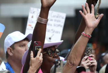 Darius Rucker Today Show 'da yaşıyor. 1 Eylül 2023, New York, ABD: Darius Rucker, New York 'taki Rockefeller Plaza' da, plazayı dolduran hayranlarının katılımıyla 