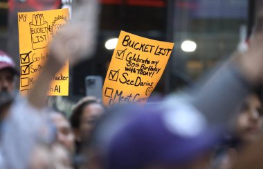 Darius Rucker Today Show 'da yaşıyor. 1 Eylül 2023, New York, ABD: Darius Rucker, New York 'taki Rockefeller Plaza' da, plazayı dolduran hayranlarının katılımıyla 