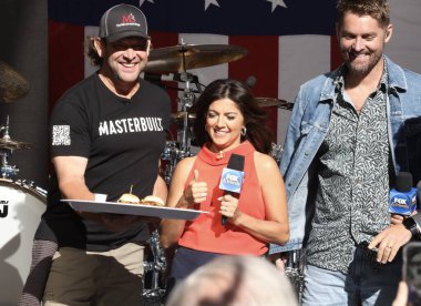 Brett Young Fox 'ta ve Friends All American Summer Concert Serisi' nde oynuyor. 01 Eylül 2023, New York, ABD: Brett Young Fox 'ta ve Friends All American Summer Concert Serisi' nde sahne aldı. Brett Charles Young Amerikalı country şarkıcısı.