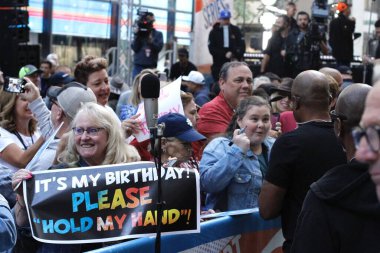 Darius Rucker Today Show 'da yaşıyor. 1 Eylül 2023, New York, ABD: Darius Rucker, New York 'taki Rockefeller Plaza' da, plazayı dolduran hayranlarının katılımıyla 