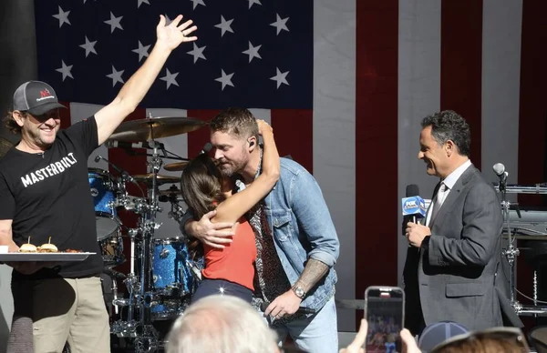 Brett Young Performs Fox Friends All American Summer Concert Series — Stock Photo, Image