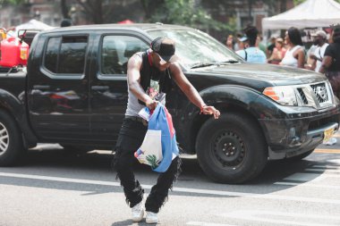 Batı Hindistan Günü Geçidi. 4 Eylül 2023, New York, ABD: Batı Hint Amerikan Karnavalı veya New York Karnavalı, Crown Heights, Brooklyn, New York 'ta Eylül ayının ilk pazartesi günü düzenlenen yıllık Batı Hint kültürünün kutlamasıdır. 