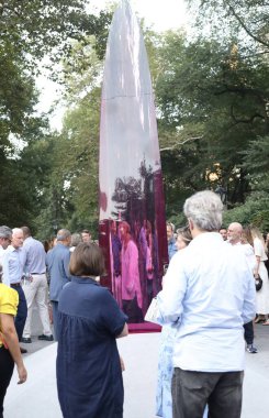 06 Eylül 2023 - New York, ABD: Central Park 'ta Fred Eversley Parabolik Işık' ın açılışı. Fred Eversley Parabolik Işık 'ın açılışı Central Park' ta sanatçıların ve konukların katılımıyla gerçekleştirilecek.. 