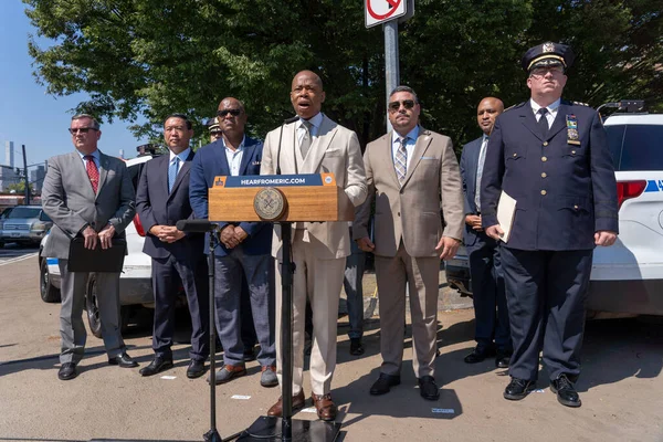Bürgermeister Adams Enthüllt Umfassende Strategie Zur Bekämpfung Von Autodiebstählen New — Stockfoto