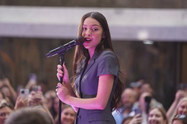 Olivia Rodrigo 'nun Today Show' daki canlı performansı. 8 Eylül 2023, New York, ABD: Duygusal ve liste başı hitleriyle tanınan yükselen süperstar Olivia Rodrigo, Today Show 'un bugünkü sahnesini onurlandırdı..