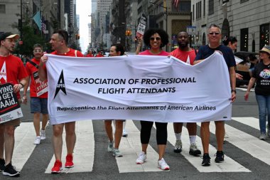 New York 'taki İşçi Bayramı Geçidi. 9 Eylül 2023, New York, ABD: İşçi Bayramı 'nı kutlamak için 44. cadde ve 5. cadde boyunca yürüdüler. 5 Eylül 1882 'de, on binlerce sendikalı işçi New York Belediye Binası' ndan yürüdü. 