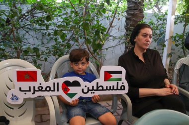 Filistinliler, Fas 'taki depremin kurbanlarıyla dayanışma içinde. 11 Eylül 2023, Gazze, Filistin: Orta Fas 'ta meydana gelen 6.8 şiddetindeki deprem, Cuma (08) günü geç saatlerde 2 bin 600 