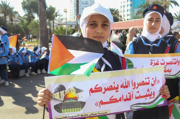 巴勒斯坦儿童参加了纪念以色列撤离加沙周年的童子军游行 2023年9月11日 巴勒斯坦加沙 — 图库照片