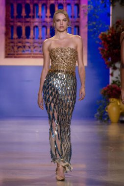 Pamella Roland - Runway - New York Moda Haftası - Eylül 2023: The Show. 12 Eylül 2023, New York, New York, ABD: Tasarımcı Pamella Roland (C) New York Moda Haftası sırasında Pamella Roland defilesinde podyumda yürüyor